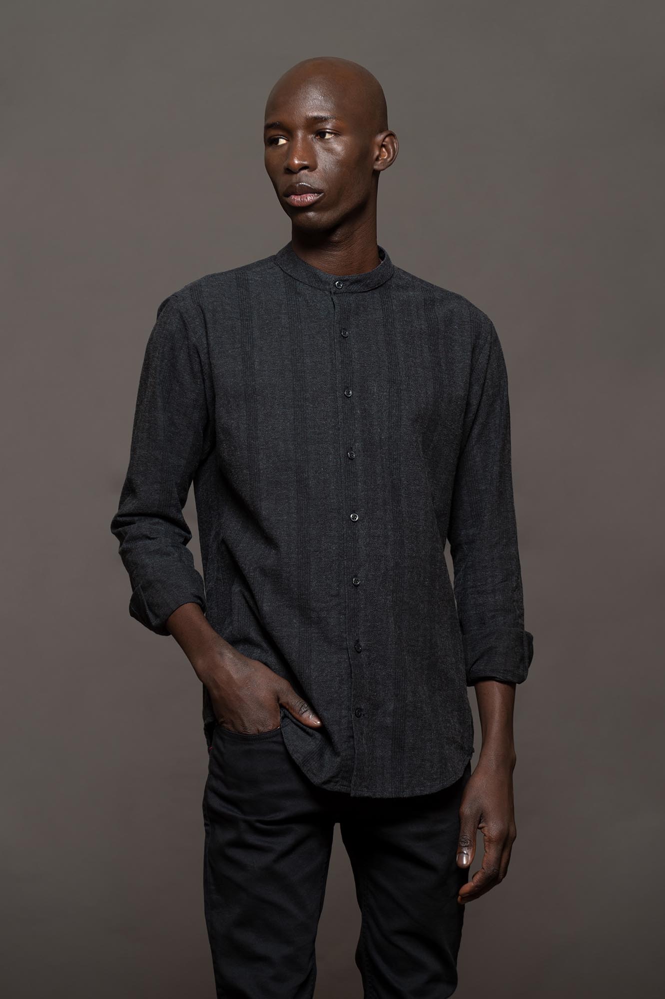 CAMISA LATTE MAO SKSP GRIS TOPO CERO ES TRES